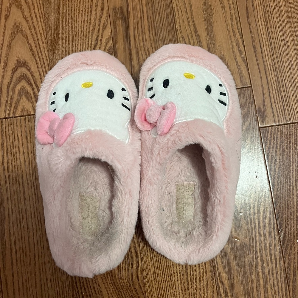 hello kitty slippers